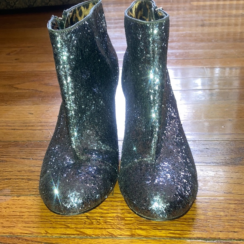 Size 9 Betsey Johnson glitter booties